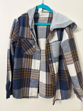 SHEIN Kids Plaid Button-Down Shirt Jacket in Navy, Cream & Tan